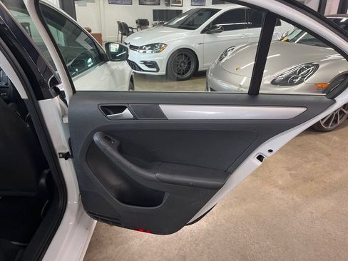 Used 2017 Volkswagen Jetta S FWD image 39