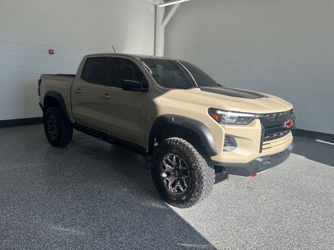 Used 2024 Chevrolet Colorado ZR2 w/ Technology Package image 8