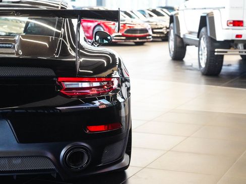 Used 2018 Porsche 911 GT2 RS w/ Weissach Package RWD image 13