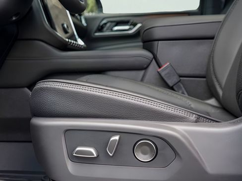 New 2026 GMC Yukon Denali w/ Sun & Power Step Package AWD/4WD image 18