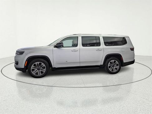 Used 2023 Jeep Wagoneer L Series II image 4