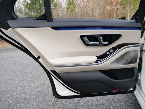 Used 2023 Mercedes-Benz S 580 4MATIC Sedan image 40