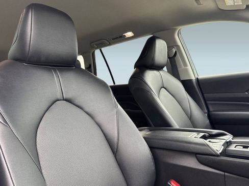 Certified 2025 Toyota Grand Highlander AWD image 31