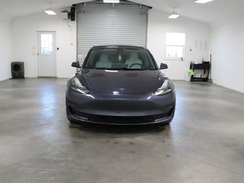 Used 2021 Tesla Model 3 Standard Range Plus image 3