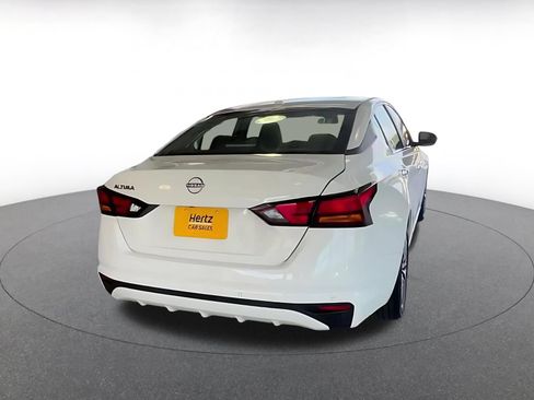 Used 2025 Nissan Altima 2.5 SV FWD image 15