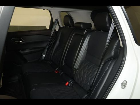 Used 2023 Nissan Rogue Platinum w/ Platinum Premium Package AWD/4WD image 32