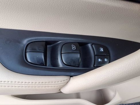 Used 2015 Nissan Rogue SL w/ SL Premium Package FWD image 9