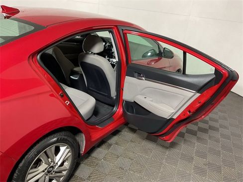 Used 2020 Hyundai Elantra SEL image 30