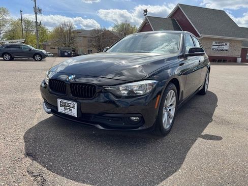 Used 2017 BMW 320i xDrive Sedan AWD/4WD image 11