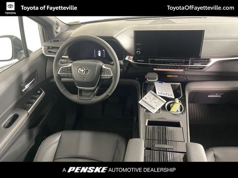 New 2026 Toyota Sienna XLE Woodland Edition image 15