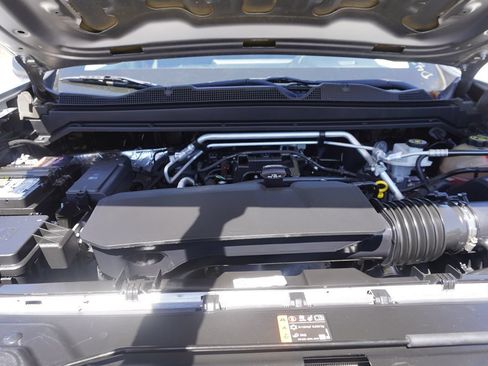 Used 2023 Chevrolet Colorado W/T RWD image 4