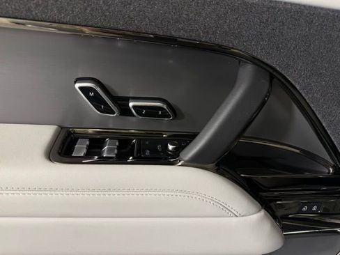 Used 2023 Land Rover Range Rover Sport SE image 14