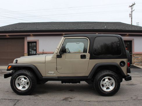 Used 2004 Jeep Wrangler SE w/ Ecco Tire & Wheel Group image 10