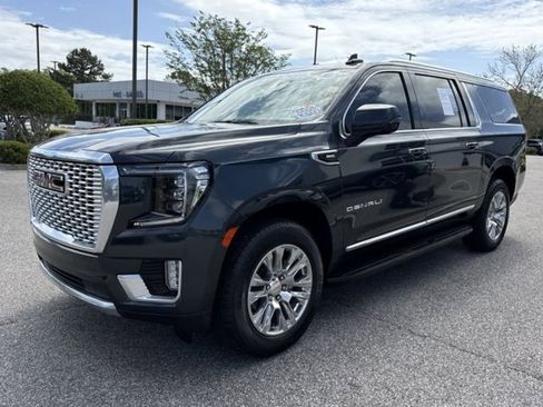 Used 2022 GMC Yukon XL Denali RWD image 10