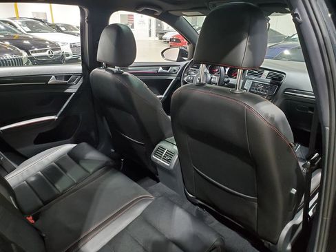 Used 2017 Volkswagen GTI SE image 21