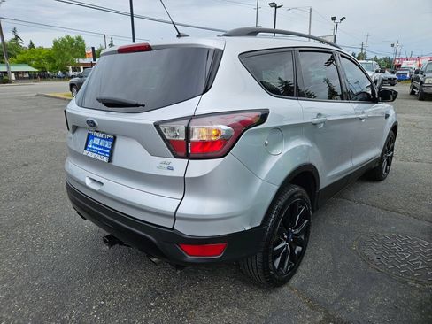 Used 2018 Ford Escape SE w/ SE Sport Appearance Package AWD/4WD image 5