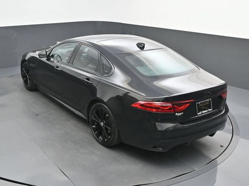 Certified 2024 Jaguar XF R-Dynamic SE AWD/4WD image 33