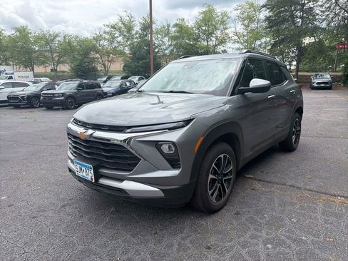 Used 2025 Chevrolet TrailBlazer LT AWD/4WD image 1