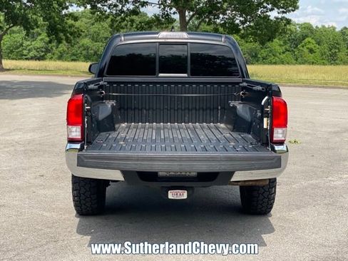 Used 2017 Toyota Tacoma 4x4 Double Cab image 14