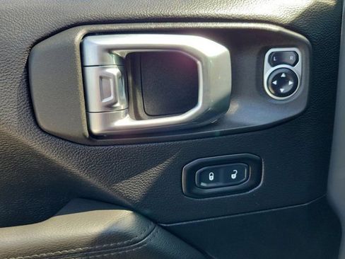 Used 2021 Jeep Wrangler Unlimited Sahara image 20