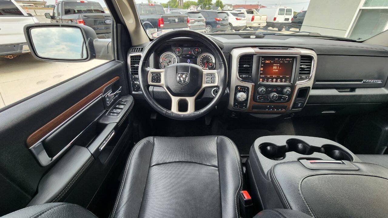Used 2017 RAM 1500 Laramie AWD/4WD image 12