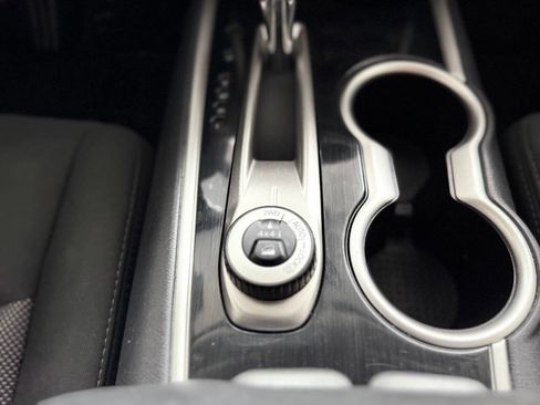 Used 2020 Nissan Pathfinder SV image 50