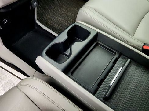 Used 2024 Honda Odyssey EX-L image 17
