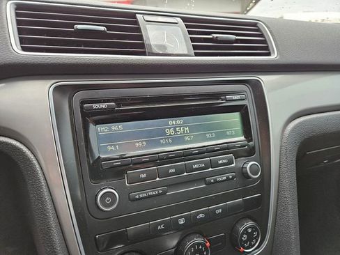 Used 2014 Volkswagen Passat 1.8T S image 23