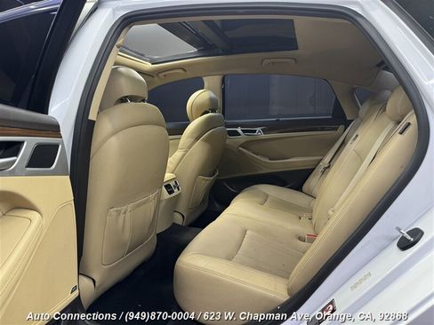 Used 2015 Hyundai Genesis 3.8 w/ Option Group 02 image 9
