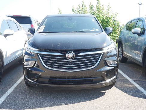 Used 2024 Buick Enclave Premium image 2