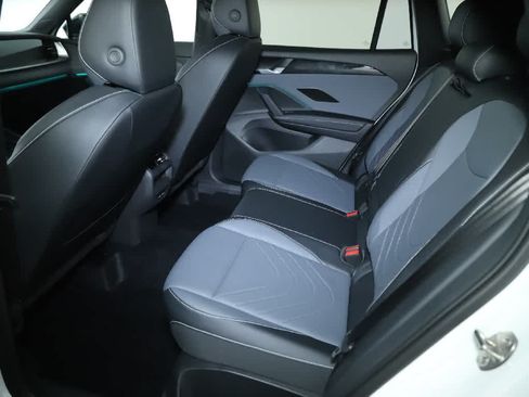 Certified 2026 Volkswagen Tiguan SE R-Line FWD image 14