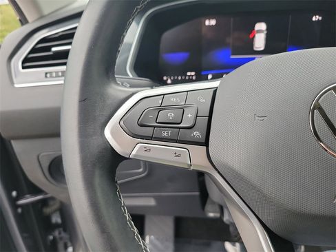 Certified 2023 Volkswagen Tiguan SE image 19