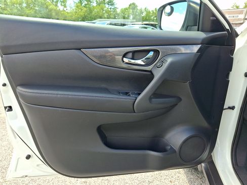 Used 2016 Nissan Rogue SL AWD/4WD image 13