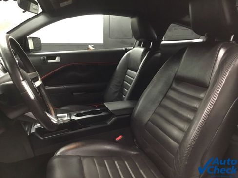 Used 2005 Ford Mustang GT Premium image 23