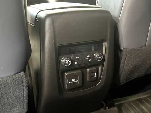 Used 2023 Buick Enclave Premium AWD/4WD image 31