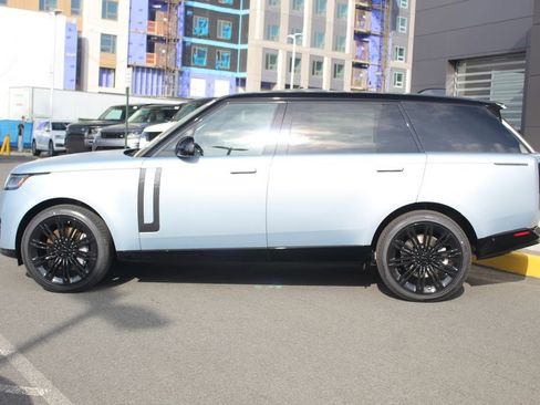 New 2026 Land Rover Range Rover Long Wheelbase SE AWD/4WD image 6
