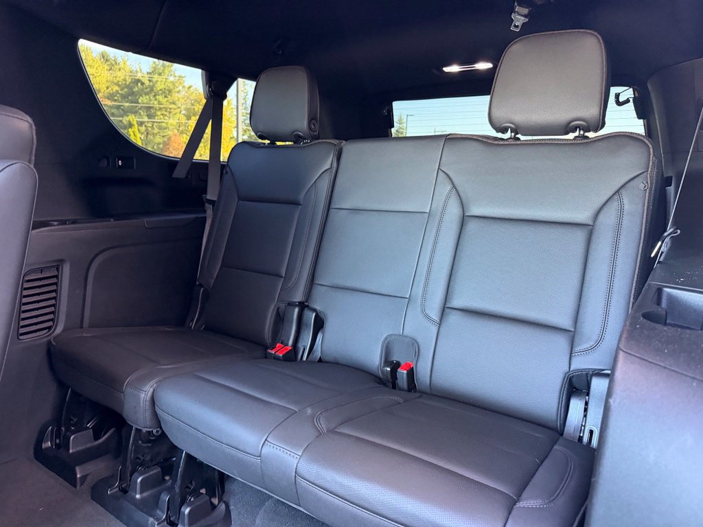 Used 2024 Chevrolet Suburban High Country AWD/4WD image 16