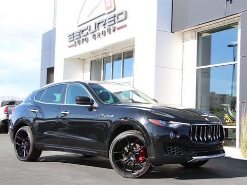 Used 2017 Maserati Levante w/ Luxury Package AWD/4WD image 1