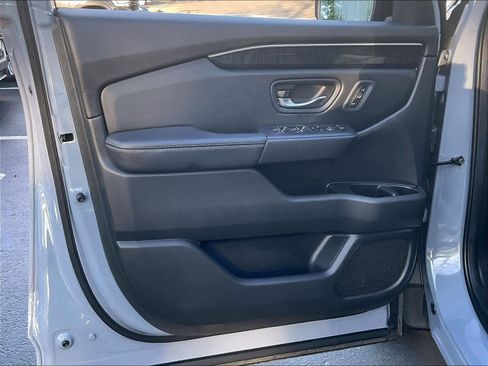 Used 2024 Honda Pilot Elite image 24