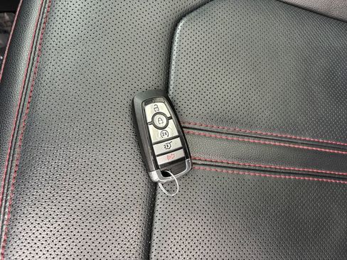 Used 2024 Ford Expedition Limited image 33