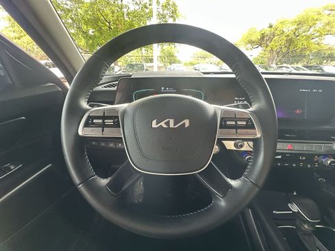 Used 2025 Kia Telluride S FWD image 15