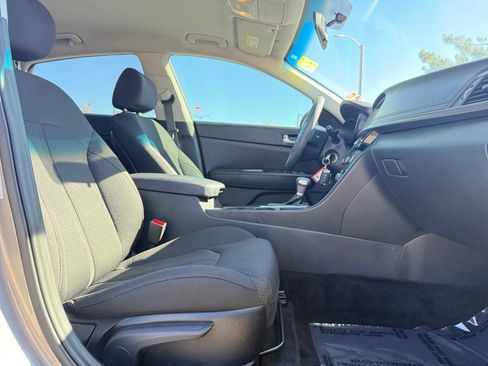 Used 2018 Kia Optima LX image 18