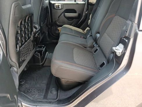 Used 2021 Jeep Gladiator Mojave AWD/4WD image 28