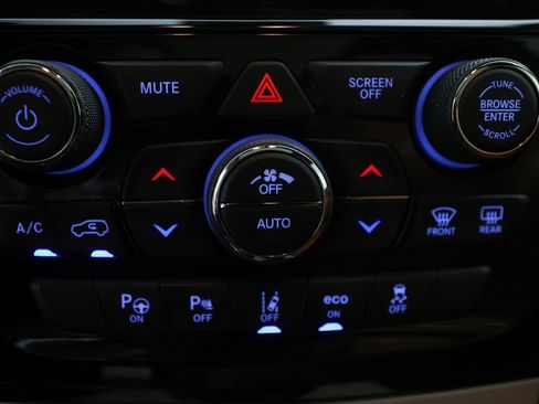 Used 2021 Jeep Grand Cherokee Trackhawk AWD/4WD image 25