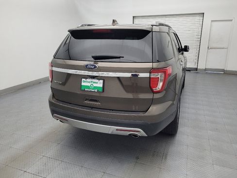 Used 2016 Ford Explorer Limited w/ Equipment Group 301A FWD image 7