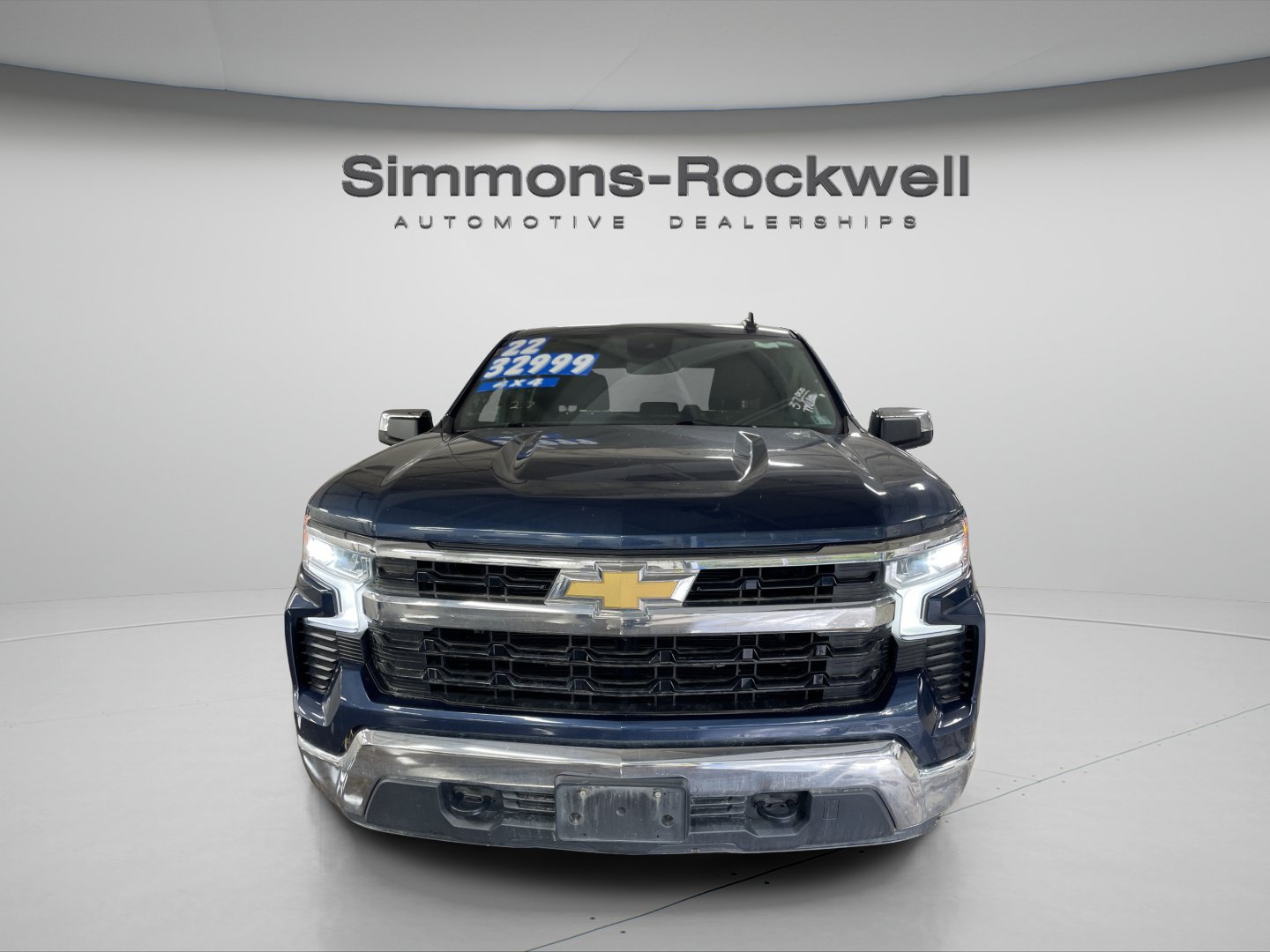 Used 2022 Chevrolet Silverado 1500 LT AWD/4WD image 8