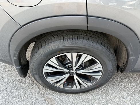 Used 2021 Nissan Rogue SV AWD/4WD image 11
