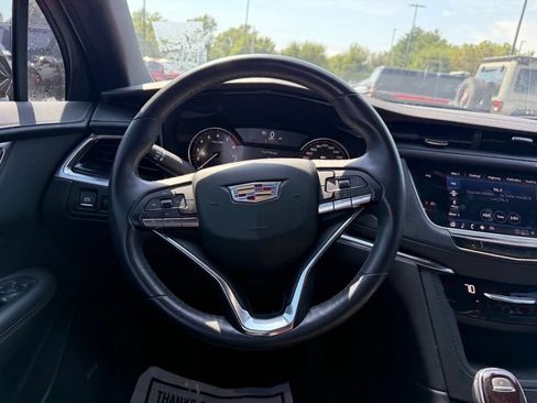Used 2023 Cadillac XT6 Luxury AWD/4WD image 11