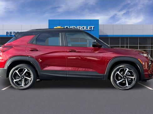 Certified 2022 Chevrolet TrailBlazer RS w/ Sun and Liftgate Package image 3