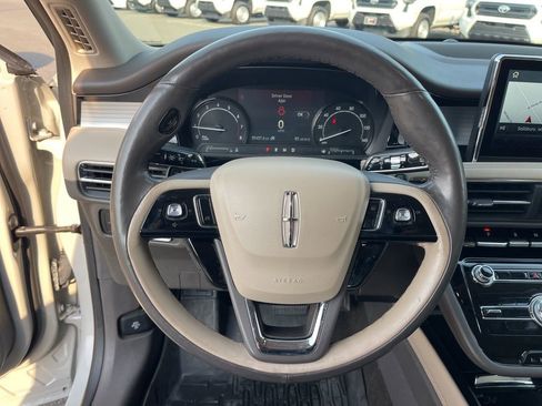 Used 2022 Lincoln Corsair AWD w/ Premium Package image 16